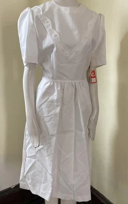 Uniforme de línea de acción de enfermera de Estados Unidos de colección talla 8 funciona más pequeño con disfraces Halloween trinquete nuevo con etiquetas Foto 1 de 4