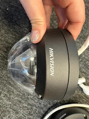 Hikvision Network Camera ds.2cd2135fwd-i x 2 - Image 1 of 4