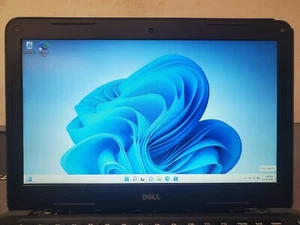 Dell Latitude 3380 Core i3-6006U 2 GHz 4 GB RAM 128 GB SSD 13" w/Charger 1YVW7F2 - Picture 1 of 16