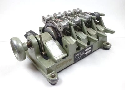 Magnasync Moviola Modelo SZD 16mm Sincronizador de Película 4 Velocidades Veeder-Root Foto 1 de 4