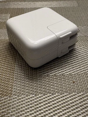 正品 Apple 30W USB-C 电源适配器 充电器 A1882 MR2A2L/A - 已测试 — 第 1/4 张图片