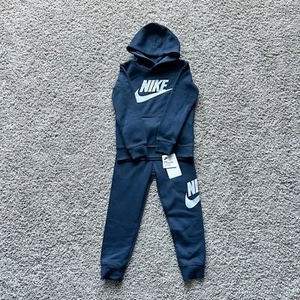 NEW Nike 2 Piece Fleece Hoodie Jogger Obsidian 86H335-695 Boys Sizes - Picture 1 of 9