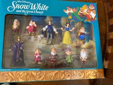 Mattel 1993 Snow White, Queen, Prince and 7 Dwarfs NOS