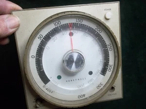 Controlador de temperatura HONEYWELL R73526 1029/DIAUTROL 120 V, 0-400 F~pasillo D - Imagen 1 de 4