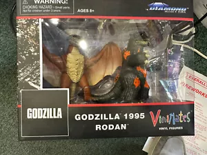 BURNiNG GODZILLA & RODAN Vinimates from DIAMOND SELECT - Picture 1 of 2