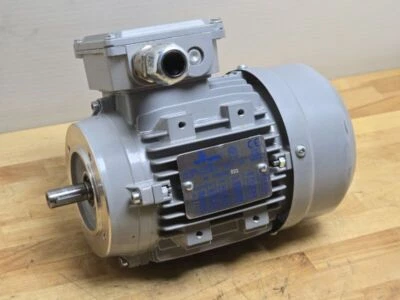 Motovario AC Motor T71-B4, 0.37kW, 1690RPM, 208-230/460VAC, 1709149 022 - Image 1 of 4