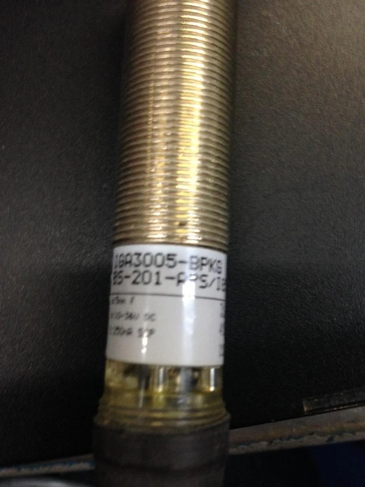 EFECTOR IGA3005-BPKG 18mm PROXIMITY SENSOR 10-55VDC 250mA NEW!! QUANTITY!! - Image 1 of 1