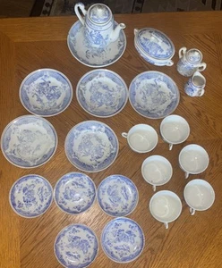 ANTIQUE BLUE WILLOW CHILD'S TEA SET 22 Piece Japan Antique - Picture 1 of 13