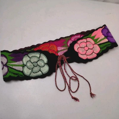 Cinturón Floral Bordado Negro Coloridas Flores Tradicional Mexicano Étnico Boho Foto 1 de 4