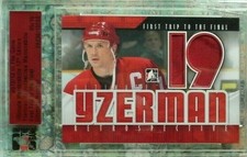 Steve Yzerman 2012-13 ITG Ultimate Memorabilia Retrospective Game-Used Pants /10