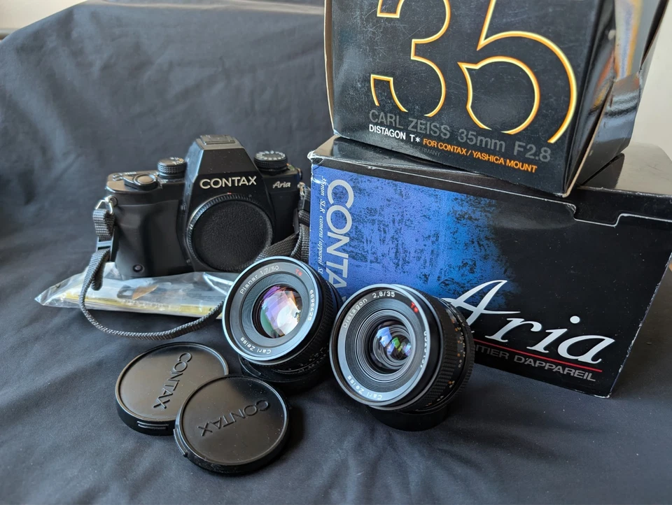 Zeiss 35mm f2.8 Distagon c/y mount (plus extras) - Image 1 of 4