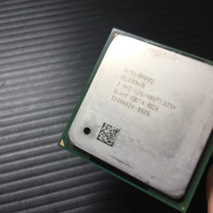 Intel Celeron 2GHZ/128/400 SL6HY Socket 478 PC CPU Processor - Picture 1 of 3