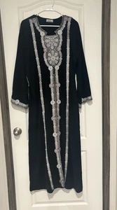 Black Floral Embroidered Sequined Persian Kaftan AI Fatima Exhibition Sz LG - Picture 1 of 15