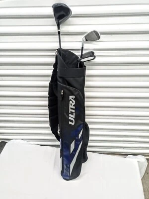 Wilson Ultra Jr. 4 Piece Golf Set With Bag, Driver,Iron, Wedge & Putter RIGHT RH - Image 1 of 4