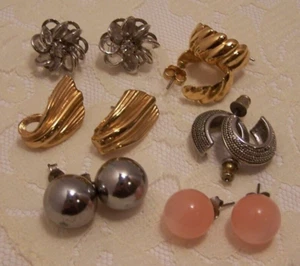 Lot of 6 Post Pierced Earrings - Picture 1 of 4