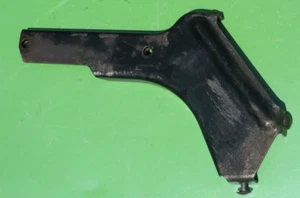 ISUZU TROOPER 1986 FRONT LEFT BUMPER FACE BAR MOUNTING BRACKET 8944976881 OEM - Foto 1 di 13