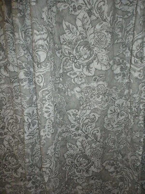 PANELES FORRADOS WORLD MARKET GRIS ADELADE NEGRO BLANCO FLORAL (2) 48 X 84 Foto 1 de 4