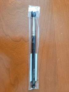 NEW MORPHE M330 Blending Crease Brush Makeup Cosmetic Eye Tool In Sleeve - Picture 1 of 3