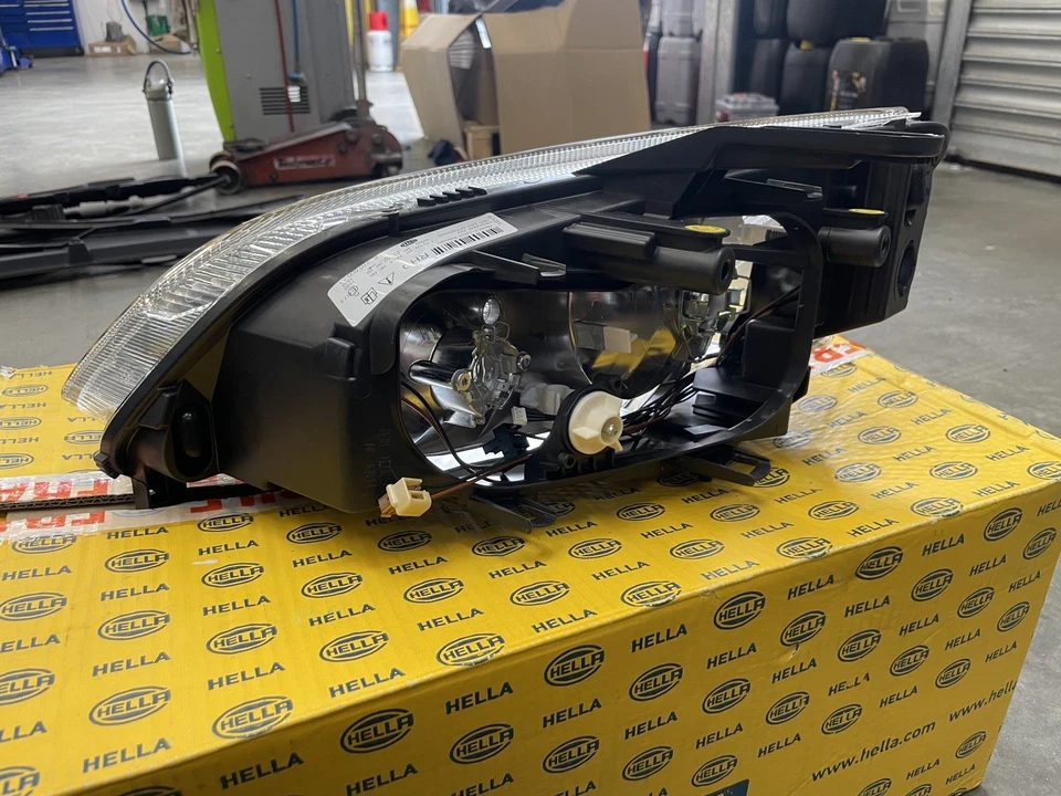 Faro derecho Hella 1LE 270.600-201 para Ford C-Max Foto 1 de 1