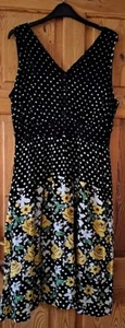 Women's M&Co Summer V Neck Dress Size 14 Polka Dots & Yellow Roses - Picture 1 of 2