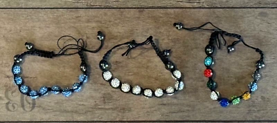 3 Brazaletes Brillantes Ajustables Shambhala Sin Usar Hechos a Mano en Caja Original Foto 1 de 4