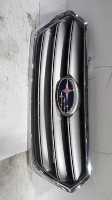 Rejilla sedán cromada envolvente para 15-17 LEGACY 535186 Foto 1 de 4