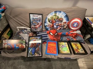Marvel Avengers Twin Full  comforter and wall art collection - Picture 1 of 1