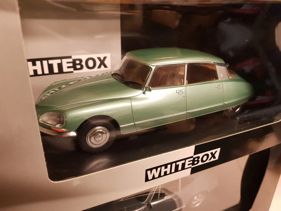 Citroen DS23 Pallas 1973 Green 1:24 Scale Detailed Model Car 124052 BNIB - Image 1 of 1