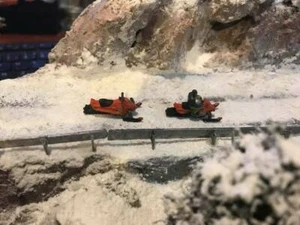 Ho 1/87 Scale Snowmobile Set - Polaris Style (painted)  - Picture 1 of 12