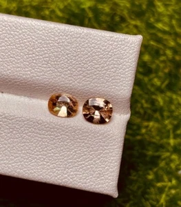 1.15CT Dream Collection 100% Natural Color Change Axinite under penlight - Picture 1 of 3