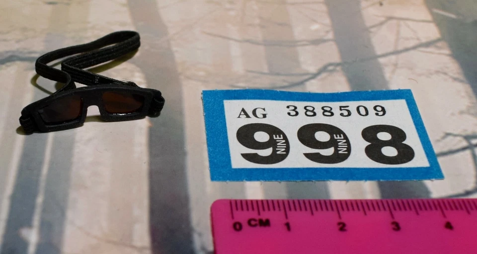 1/6 SCALE MODERN SUN GLASSES FOR DRAGON DREAMS DID BBI ACTION FIGURES B998 - Image 1 of 1