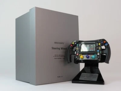 Minichamps Steering wheel volante Mercedes W11 Lewis Hamilton 2020 1/2 247200044 - Immagine 1 di 4