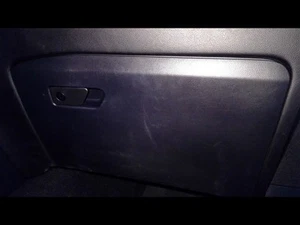 EXPLORER 2021 Glove Box 1573622 - Bild 1 von 12