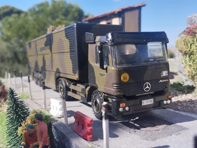 Modellino Di Un Camion Militare Su Base Conrad Scala 1/50  - Immagine 1 di 4