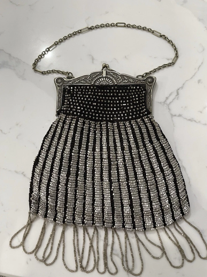 Старинный 1920-х годов ар-деко Flapper стеклянные бусины немецкий серебряный поцелуй замок рамка сумочки - Изображение 1 из 4