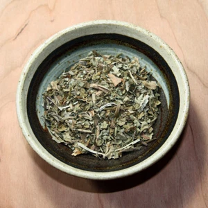 Plantain Leaf - Cut & Sifted - 1 Oz - Rootwork - Herbalism - Magick Wicca Pagan - Picture 1 of 2