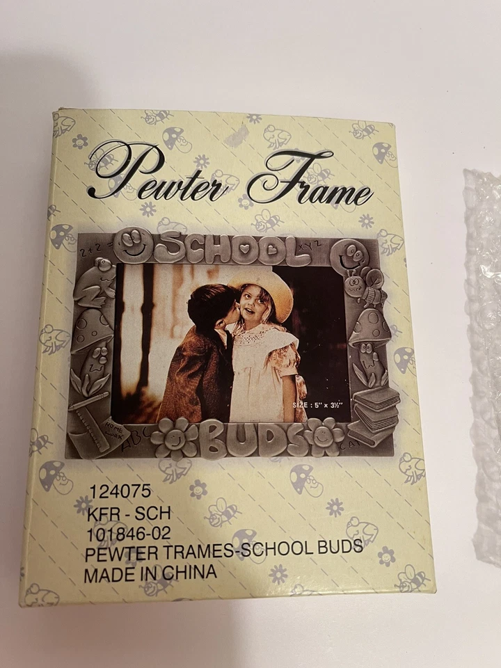 оловянные школьные бутоны рамка для картин 5 дюймов x 3 1/2 дюйма - Изображение 1 из 4