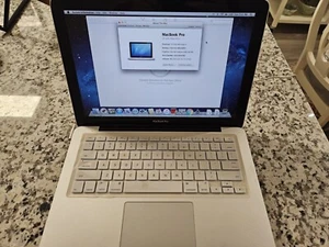 Apple MacBook Pro Intel Core i5 2.5 Ghz  13 inch laptop w/ 4 Gigs Ram - Picture 1 of 5
