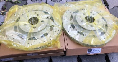 2x NEUE Orig.-AMG Bremsscheiben W205 C63/65; SL 63/65; W222 S63 S65 C217 S Coupe - Bild 1 von 3