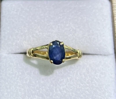 14k Solid Yellow Gold One Stone/ Solitaire Ring Natural Blue Sapphire. Sz 5.75 - Image 1 of 4