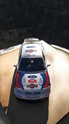 Modellino Auto Escort RS Cosworth - Burago - Scala 1:24 - Immagine 1 di 4