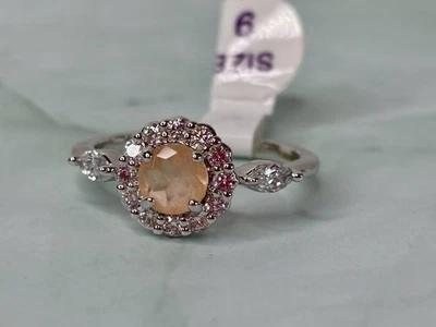 Piedra lunar melocotón y topacio blanco sobre baño de rodio creado en laboratorio RBP NUEVO CON ETIQUETAS. Talla 9 Foto 1 de 2