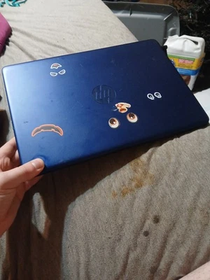 Portátil HP de 14 pulgadas HD Foto 1 de 4