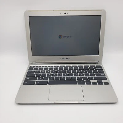 CPU Samsung 11,6 pulgadas XE303C12 1,7 GHz, 16 GB de almacenamiento, 2 GB de memoria gris con cargador Foto 1 de 4