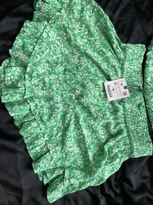 zara floral green frill shorts With Elastic High Waist Band - Picture 1 of 3