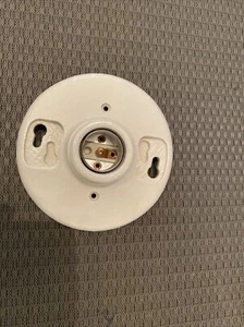 Leviton Keyless Porcelain Lampholder Light Socket 000-9875 - Picture 1 of 4