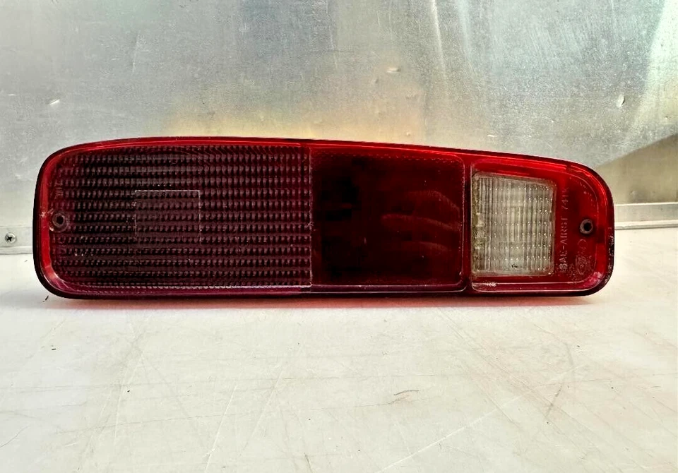 Camión Ford serie F 1974-1979/luz trasera derecha Bronco D4TB-13440-A OEM Foto 1 de 4