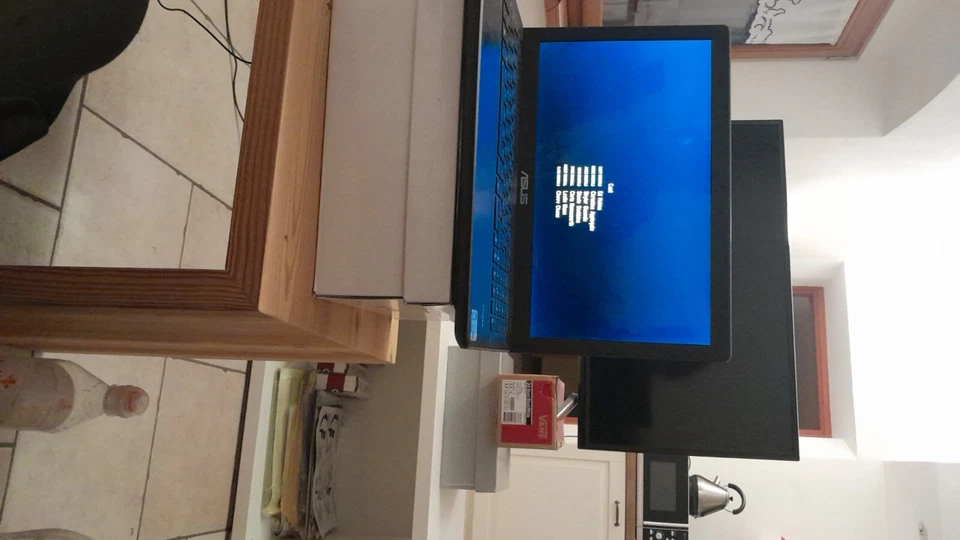 ASUS ExpertBook P1510CJA-EJ453 15,6" (Intel Core i3-1005G1, 4GB RAM, 256GB SSD) - Immagine 1 di 3