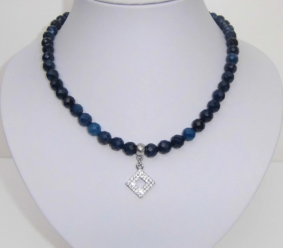 Halskette mit blauen Glas Perlen + Kristall besetztem Anhänger 42 cm - neu - Bild 1 von 1