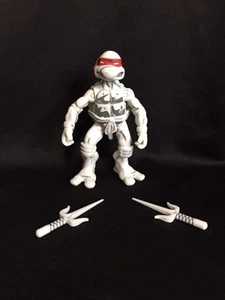 Teenage Mutant Ninja Turtles Black And White 4" Raphael Actionfigur 35th - Bild 1 von 5